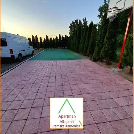 Albijanic شقة Sremska Kamenica
